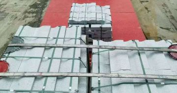 张掖 芝麻白仿形加直形路沿石出货日常