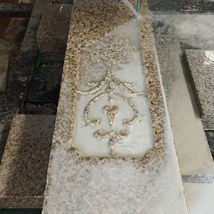 张掖 黄金麻花岗岩异形加工雕刻栏杆大柱