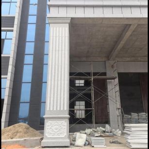 张掖 芝麻白光面花岗岩门楼大柱（罗马柱）配雕花底座