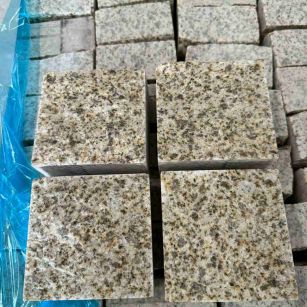 张掖 黄金麻花岗岩自然面小方块，弹石，马蹄石等