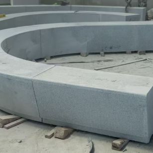 张掖 芝麻白花岗岩光面弧形坐凳