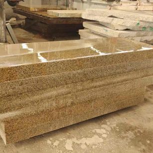 张掖 黄金麻栏杆料半成品加工中