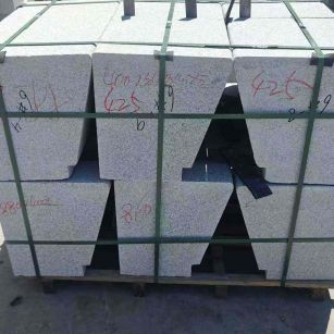 张掖 芝麻白异形坐凳，石凳