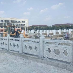 张掖 白麻花岗岩荔枝面河道栏杆