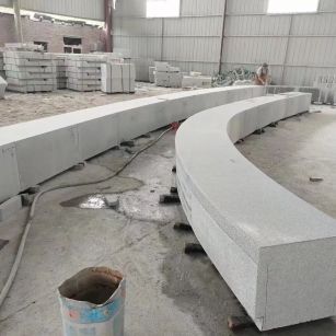 张掖芝麻白花岗岩石板材 园林光面弧形坐凳