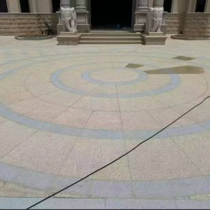 张掖 黄金麻芝麻灰花岗岩石材地铺拼接效果