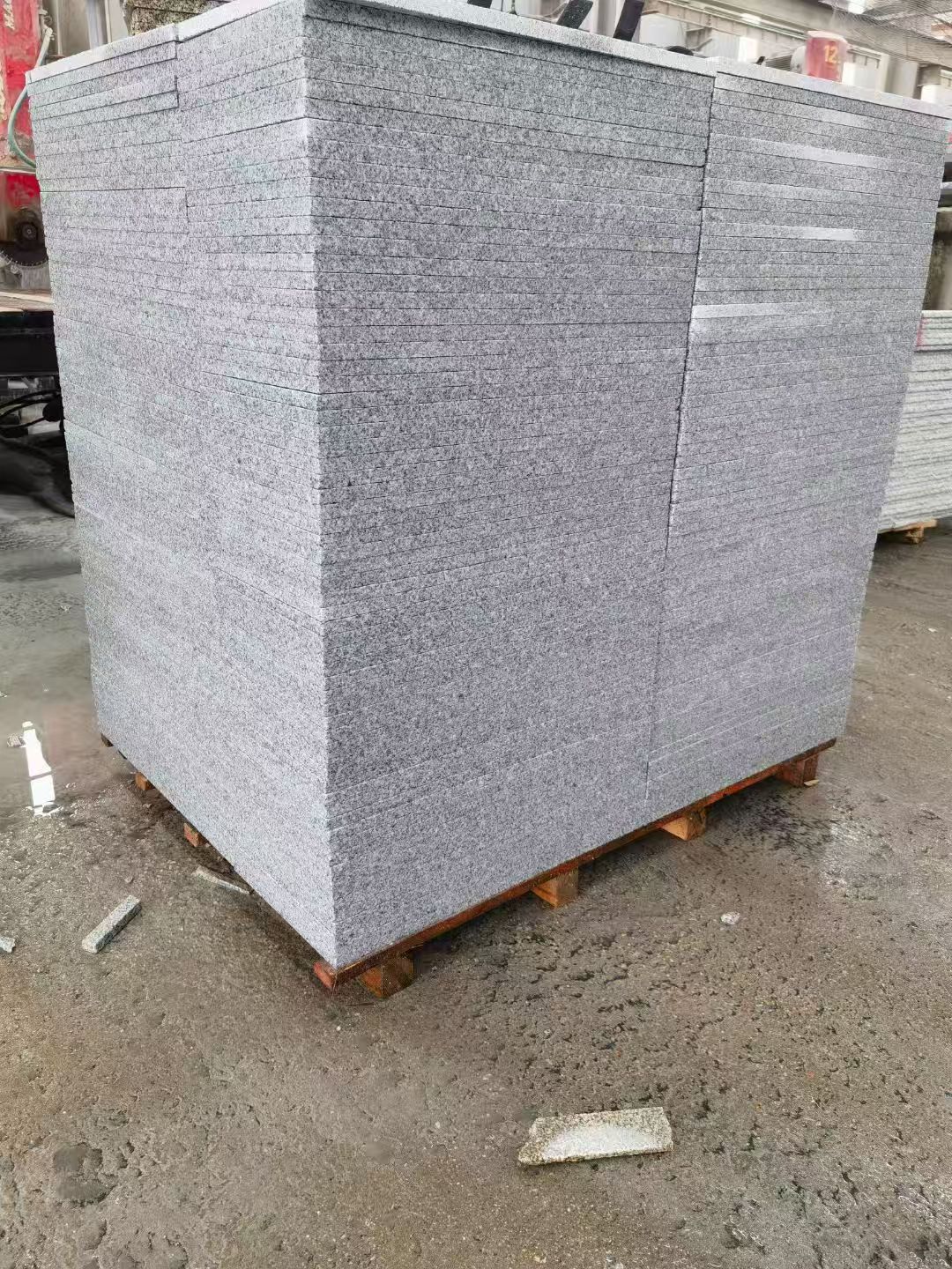 张掖 芝麻白火烧面1.8厚300*600地铺石，尺寸标准，厚薄均匀