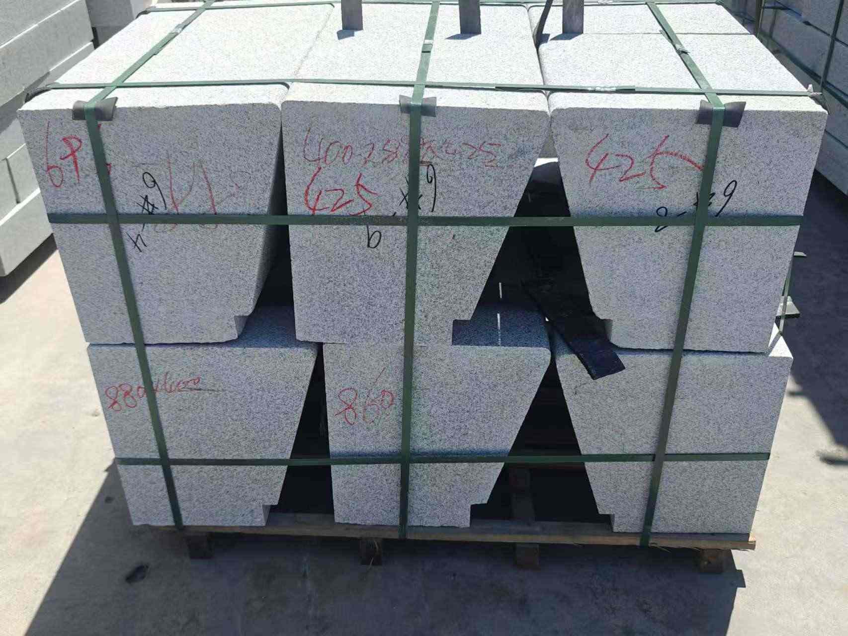 张掖 芝麻白异形坐凳，石凳