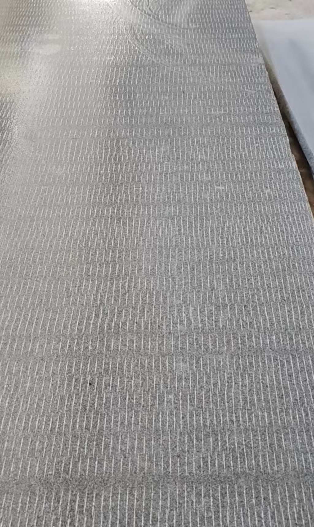 张掖 芝麻灰花岗岩斧剁面，刀斩面