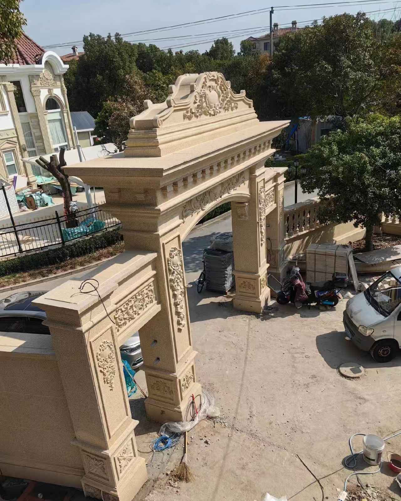 张掖 黄金麻荔枝面花岗岩别墅门楼