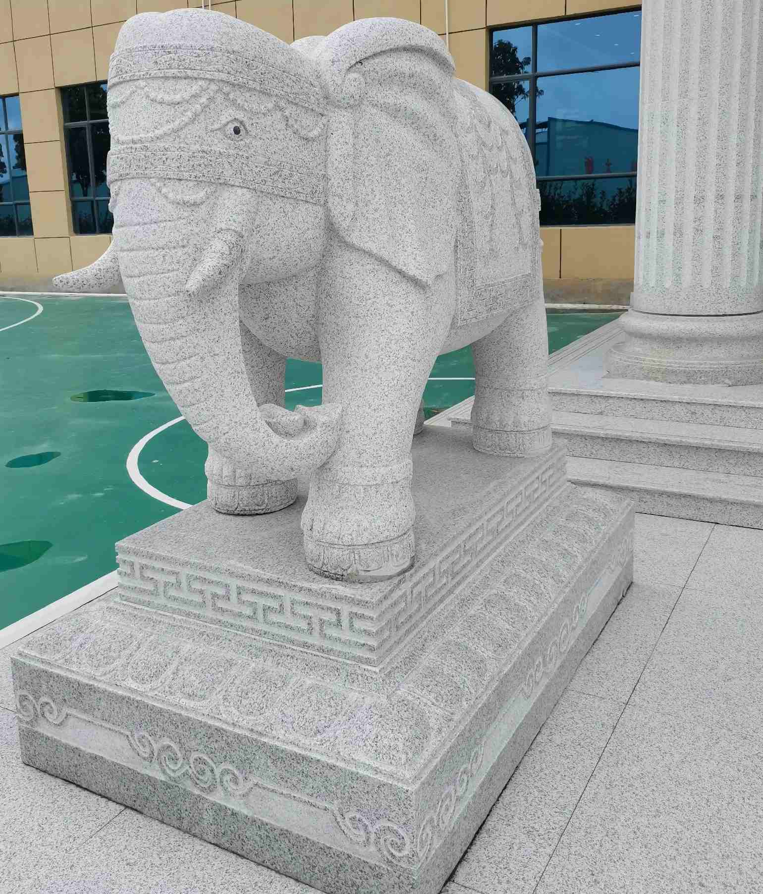 张掖 白麻花岗岩动物异形石雕-大象