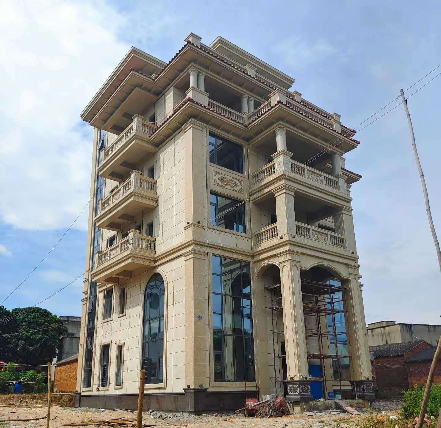 张掖 黄金麻花岗岩石材别墅外墙干挂搭配（雕花栏杆花瓶柱门楼罗马柱）