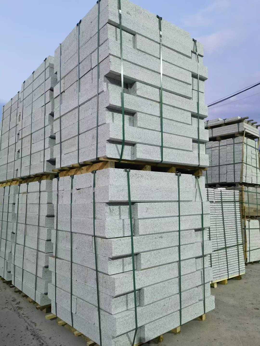 张掖 芝麻白花岗岩路沿石，路缘石，路肩石，道牙，立缘石，马路牙子，街沿石，侧石等