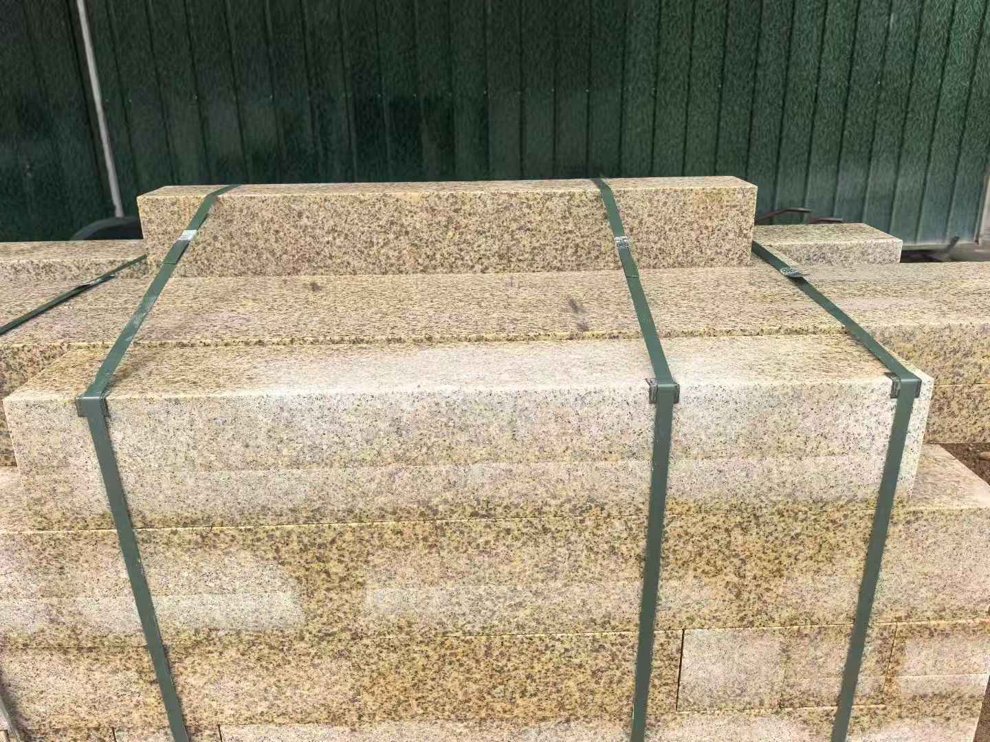 张掖 黄金麻花岗岩石材机切面栏杆料半成品