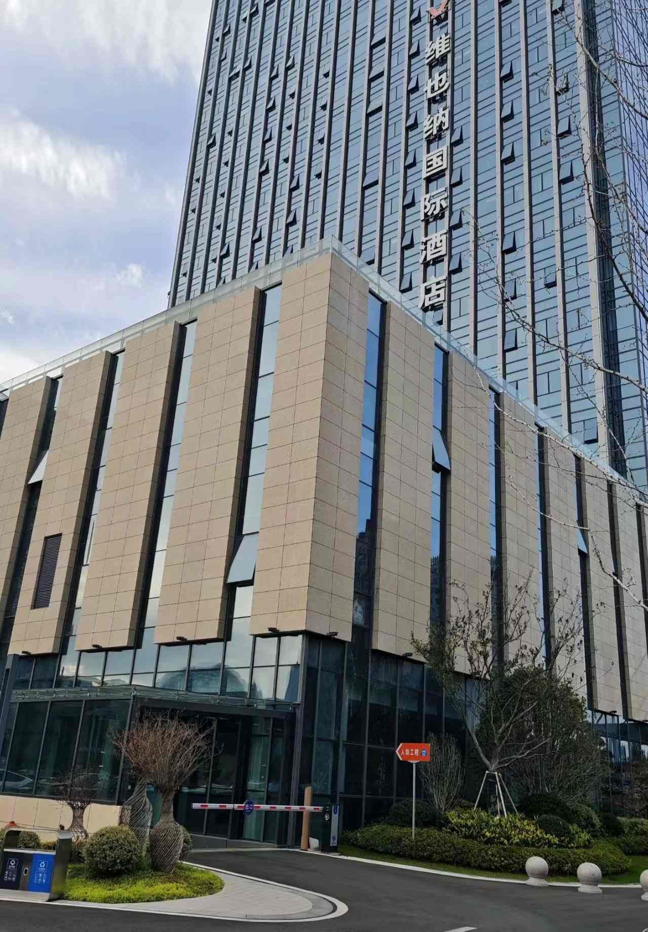 张掖 黄金麻花岗岩外墙干挂