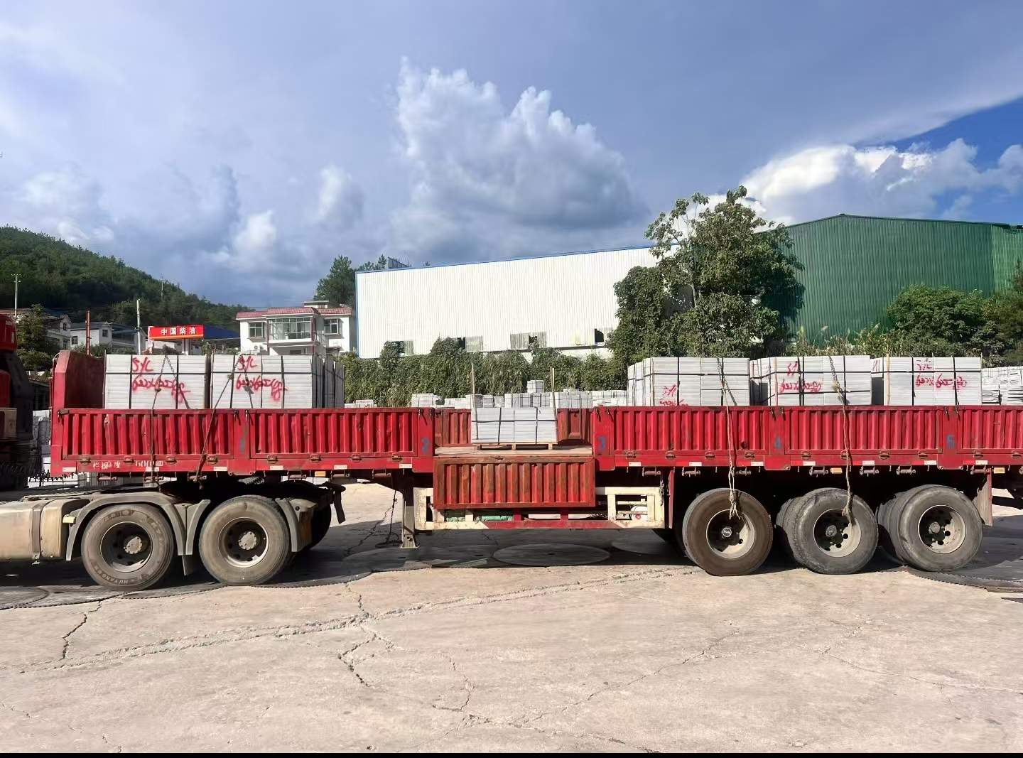 张掖 芝麻灰花岗岩地铺石出货日常