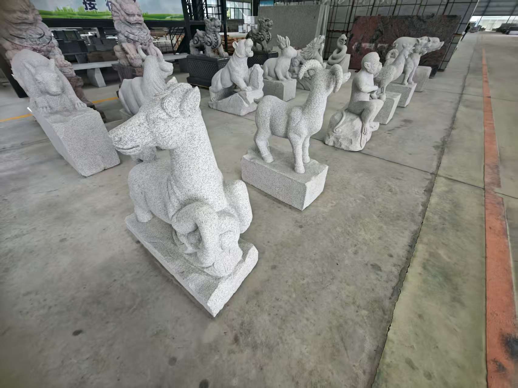 张掖 芝麻白花岗岩造型立体雕刻——十二生肖