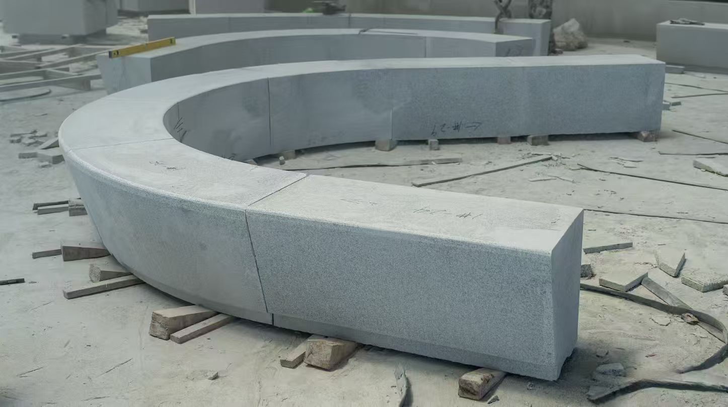 张掖 芝麻白花岗岩光面弧形坐凳